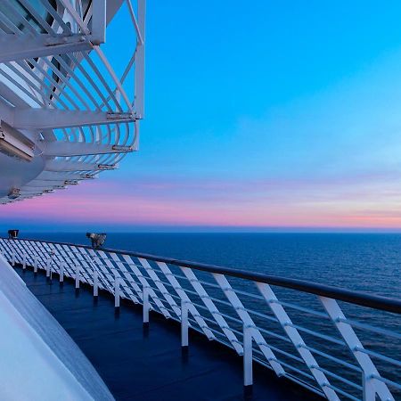 Viking Line Ferry Gabriella - One-Way Journey From Helsinki To Stockholm Hotel Bagian luar foto